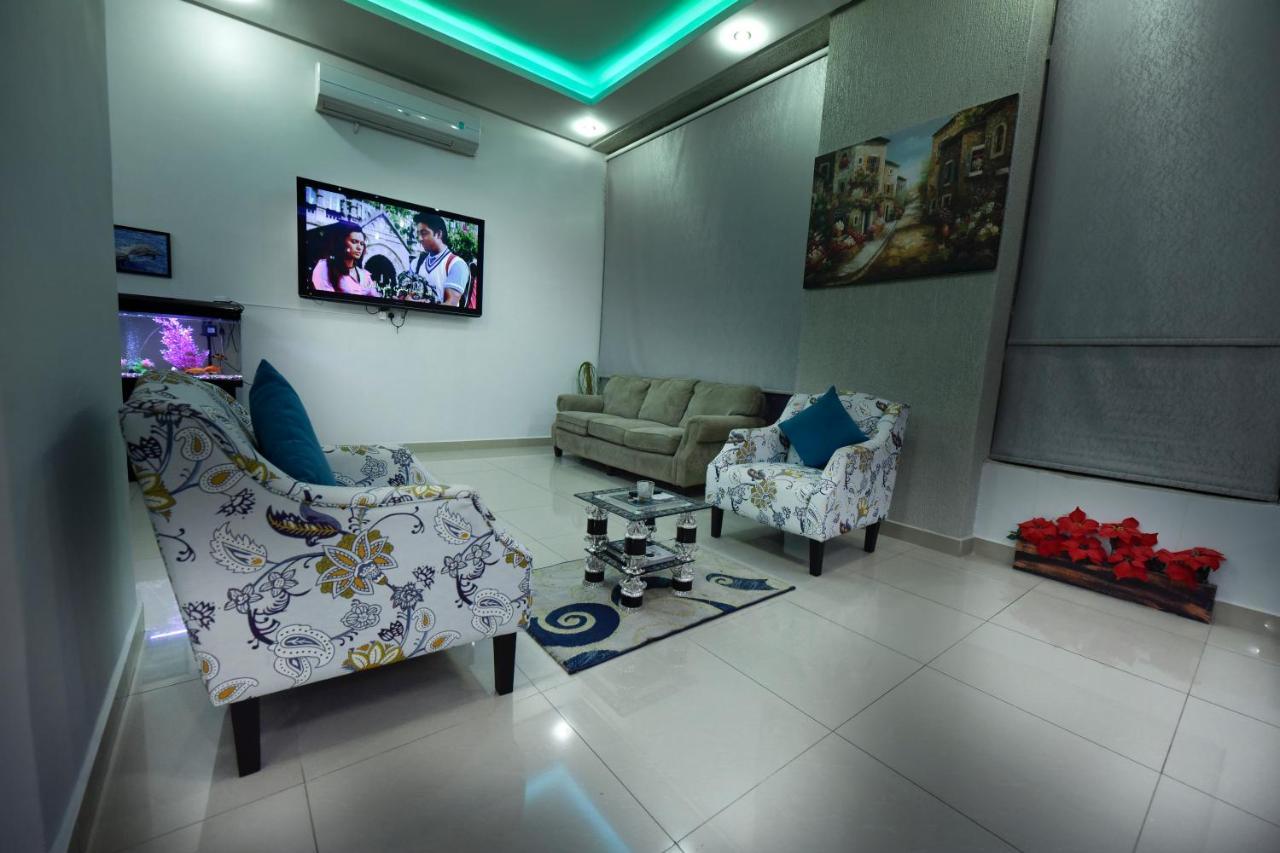 Heidelberg Apartment Kuwait City Esterno foto